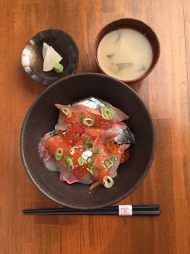 海鮮丼